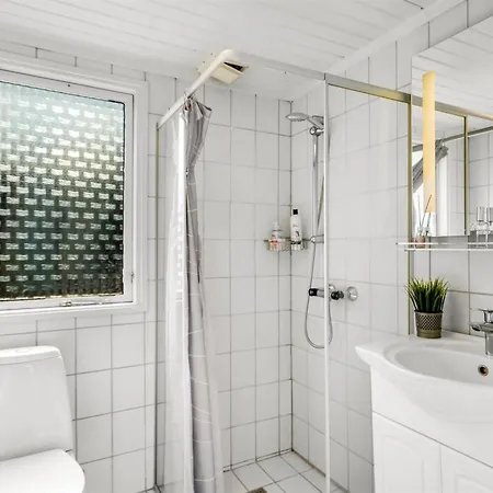 Amila - 200m To The Inlet By Interhome Ferienhaus *